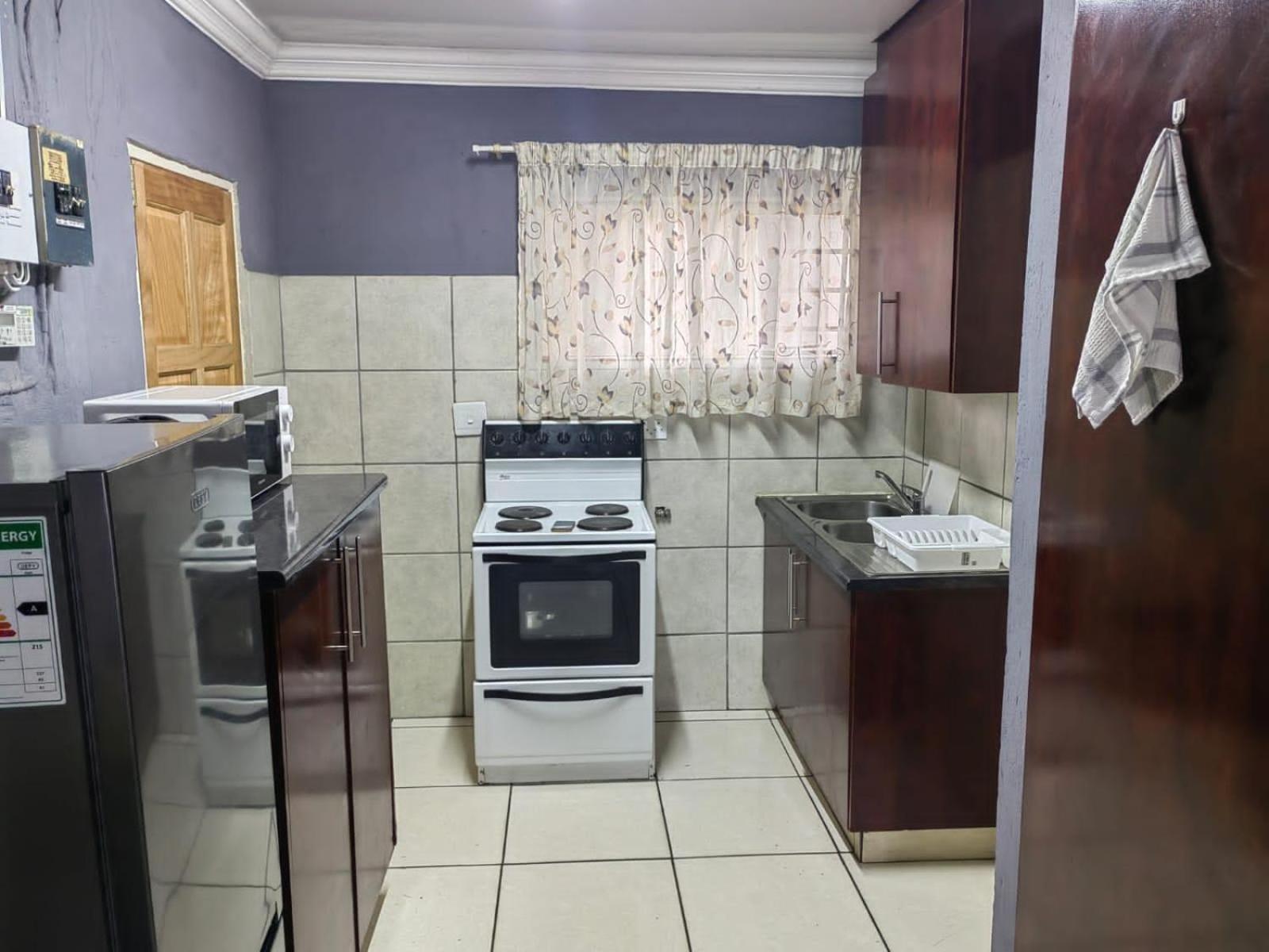 Sibahlenomhlambi Guesthouse Springs  Zimmer foto