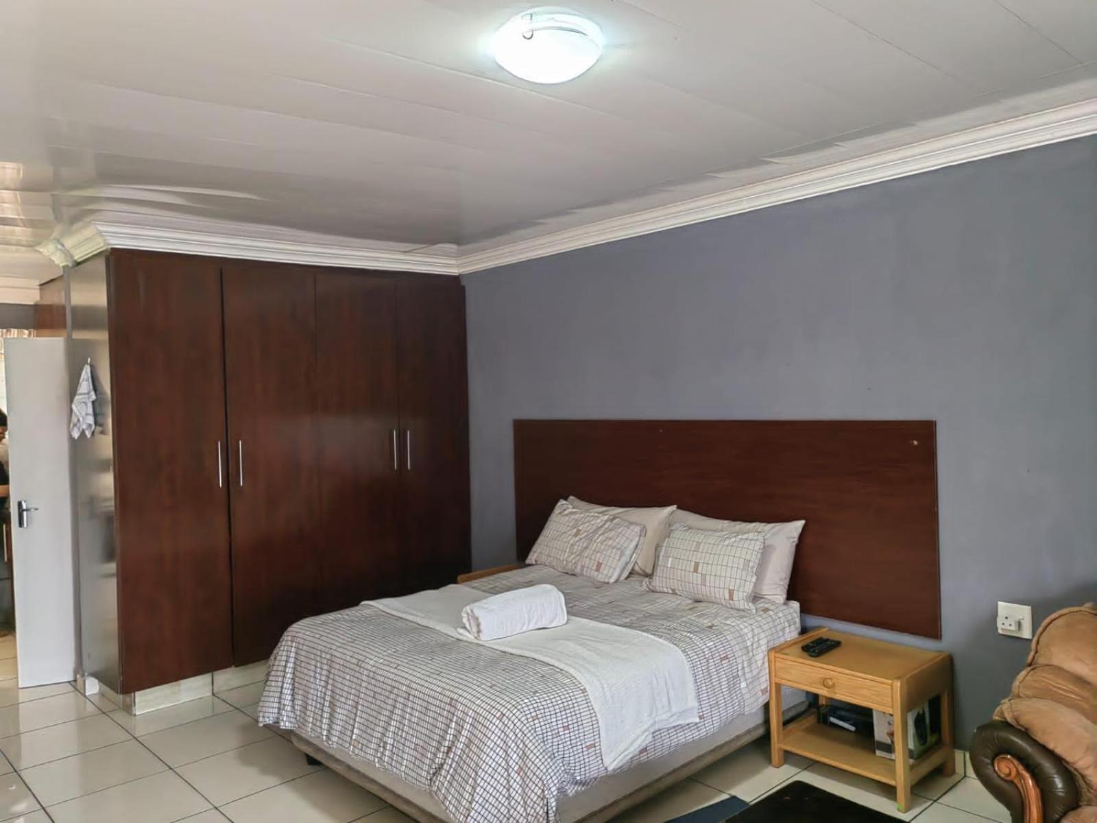 Sibahlenomhlambi Guesthouse Springs  Zimmer foto
