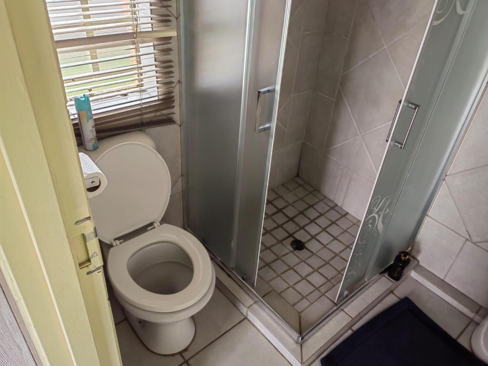 Sibahlenomhlambi Guesthouse Springs  Zimmer foto