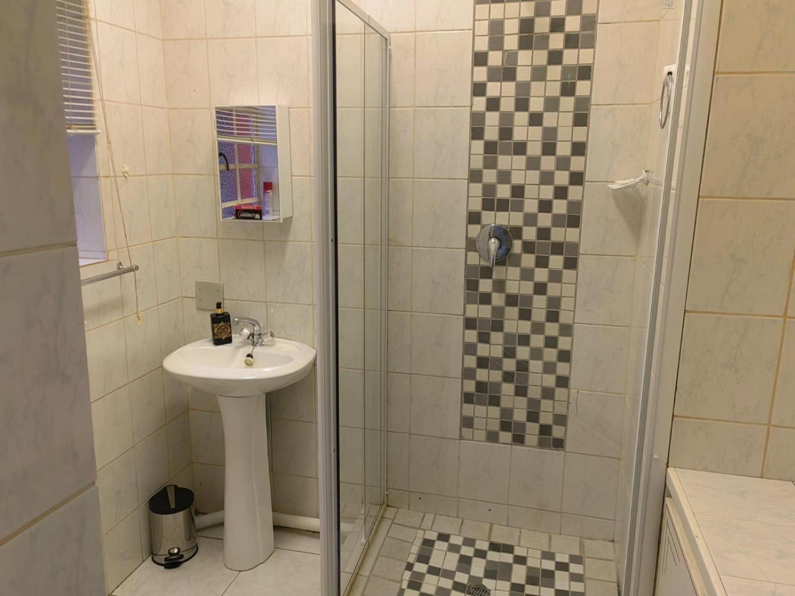 Sibahlenomhlambi Guesthouse Springs  Zimmer foto